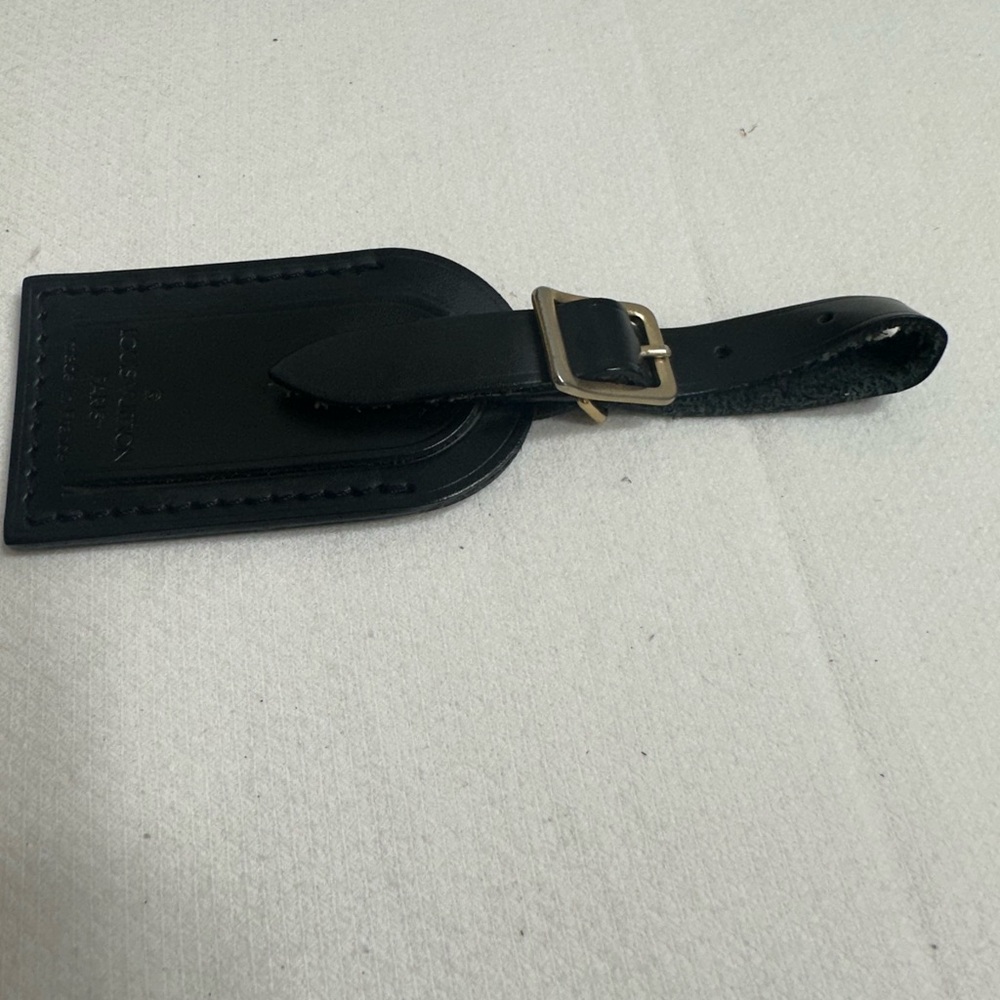 Louis Vuitton Name Tag - Picture 4 of 6